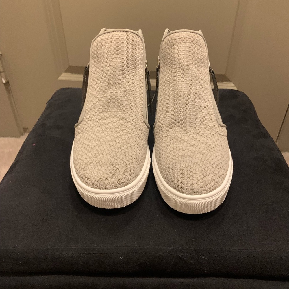 Size 10 Steve Madden wedge fashion sneakers